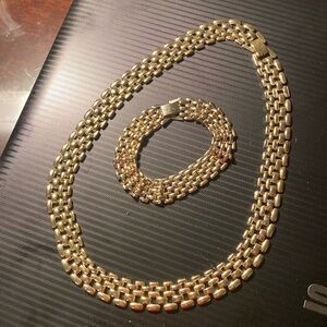 Jewelry necklace and bracelet. Perfect condition